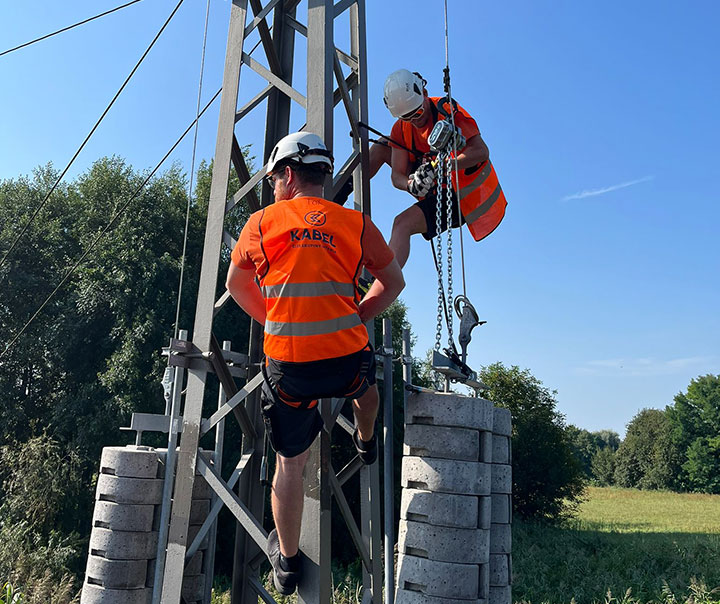 Práce na trakčním vedení
